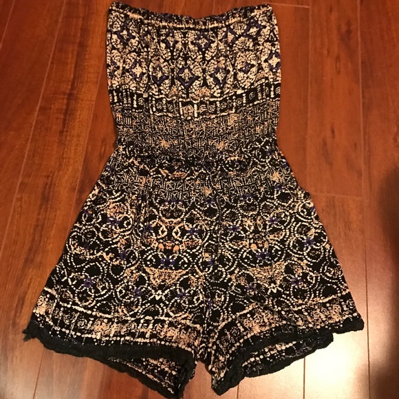 ROMPER WITH DIFFERENT DESIGNS PERFECT FOR SUMMER🌞 - Picture 3 of 4